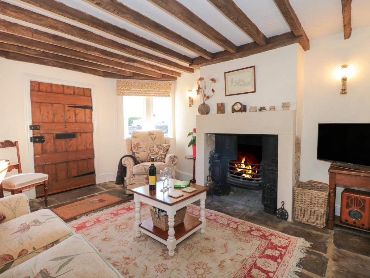 Pike Cottage Acton Turville Екстериор снимка
