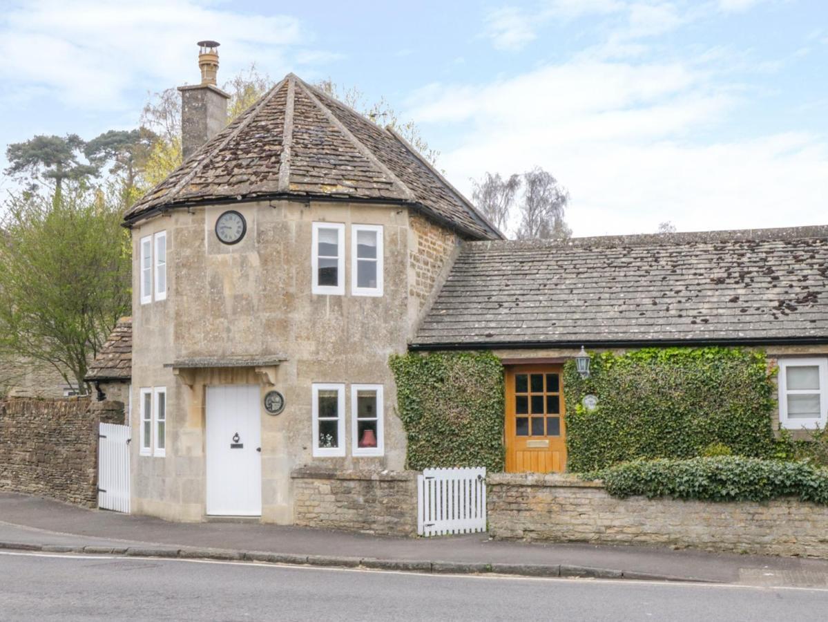 Pike Cottage Acton Turville Екстериор снимка